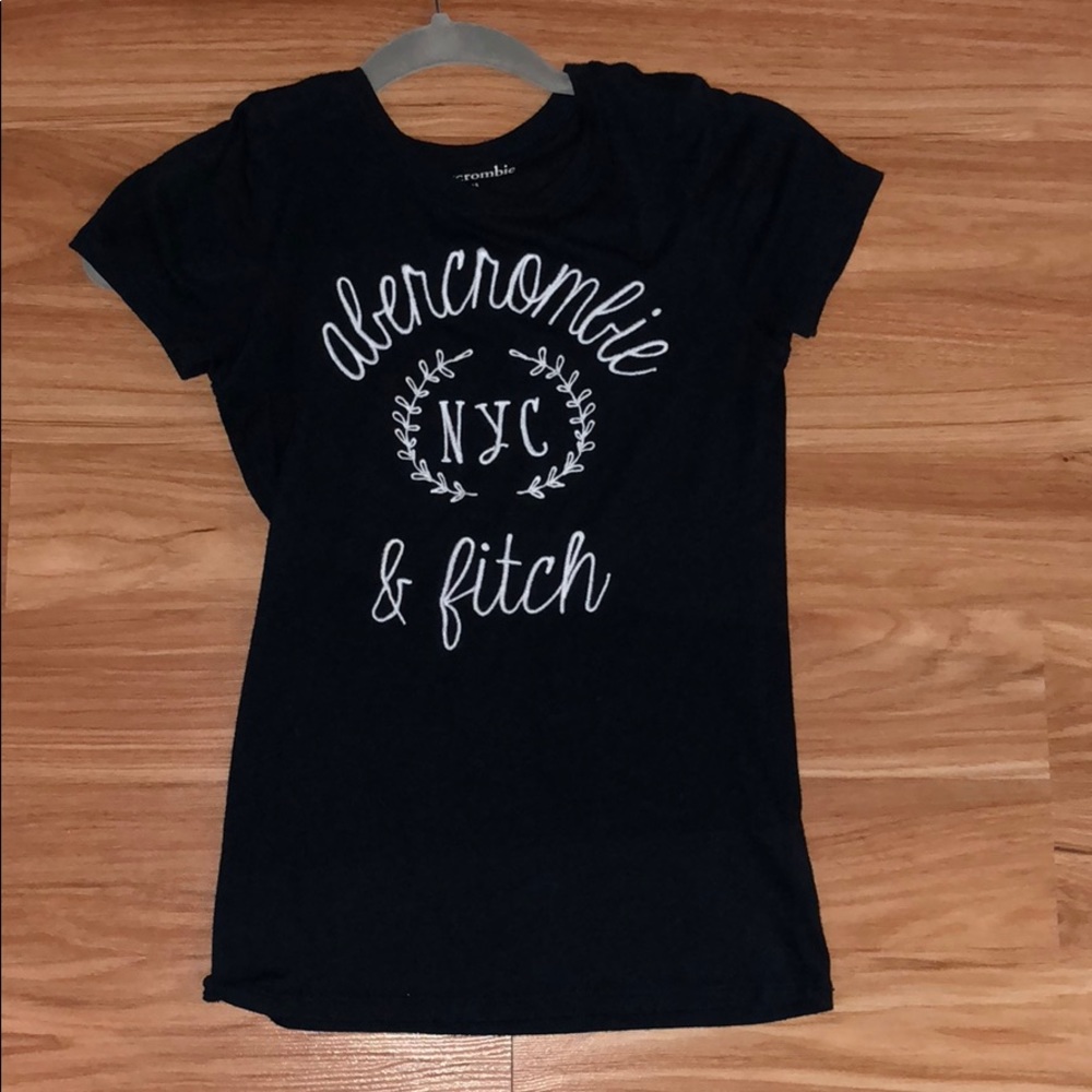 Abercrombie and fich navy Tee